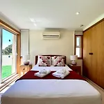 别墅 Amazing Golf With Pool By Homing 维拉摩拉